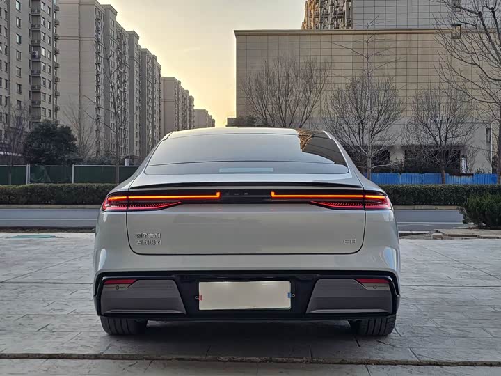 Geely Galaxy E8 2024 2024款 665km 后驱星舰 远航版