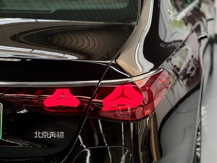 Mercedes-Benz E-Class Hybrid 2024 2024款 E 350 e L 插电式混合动力轿车