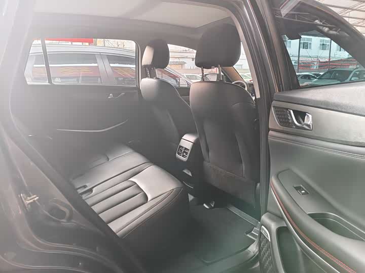 Changan CS75 2023 2023款 畅享版 1.5T DCT尊贵版