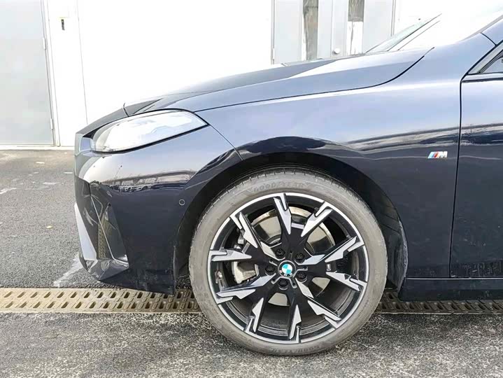 BMW 2 Series 2025 2025款 225L M运动曜夜套装