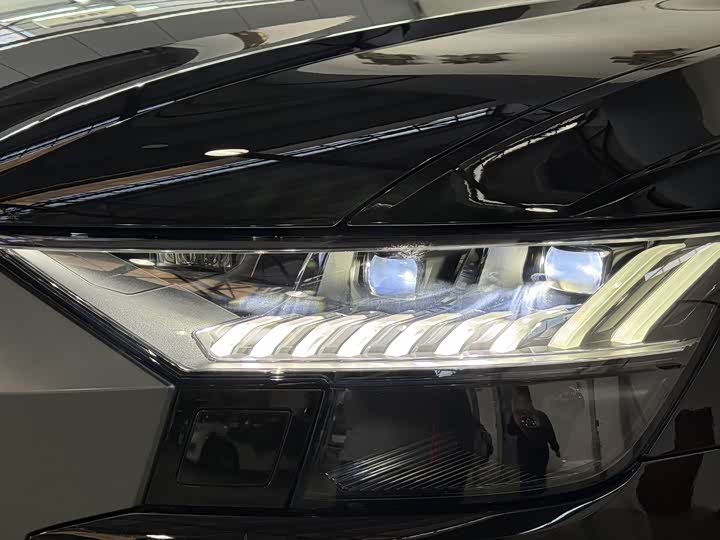 Audi Q8 2023 2023款 55 TFSI 豪华动感型