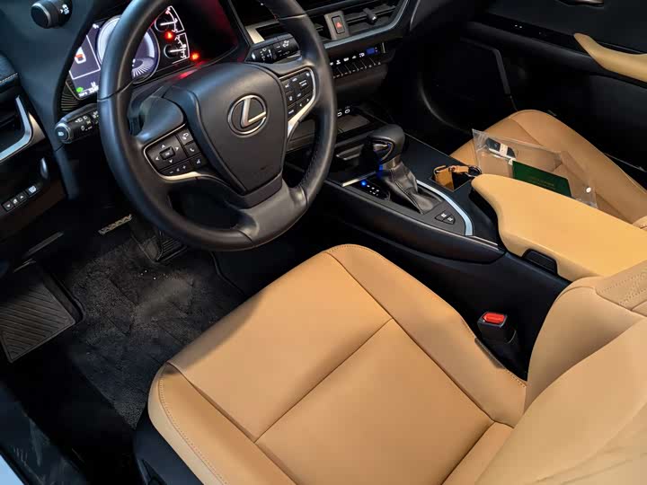 Lexus UX 2022 2022款 260h 探·趣版