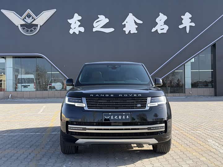 Land Rover Range Rover 2025 2025款 3.0 L6 400PS 盛世加长版