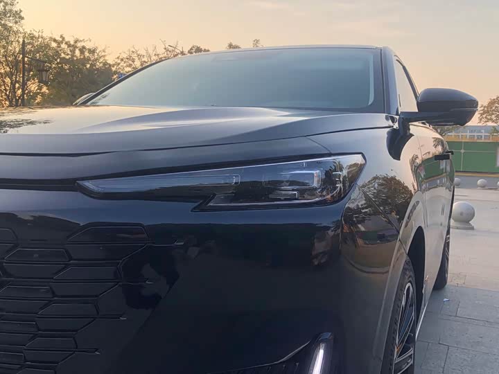 Changan UNI-K Hybrid 2022 2022款 蓝鲸iDD 130km 1.5T 尊贵型