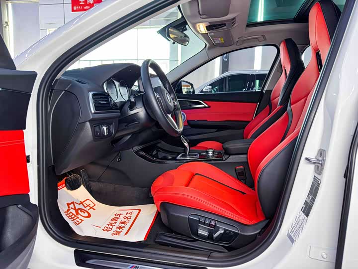 BMW 1 Series 2023 2023款 125i M运动曜夜版