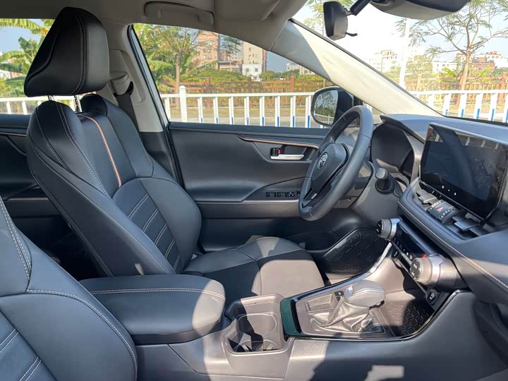 Toyota Wildlander 2024 2024款 2.0L CVT两驱豪华PLUS版