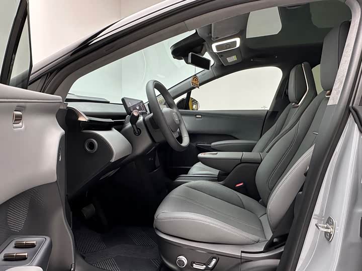 Zeekr X 2025 2025款 五座后驱版