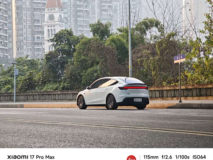 Tesla Model Y 2025 2025款 长续航全轮驱动版