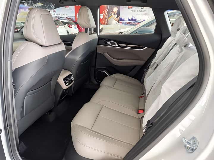 Geely Atlas L 2025 2025款 第四代 1.5TD DCT 启程