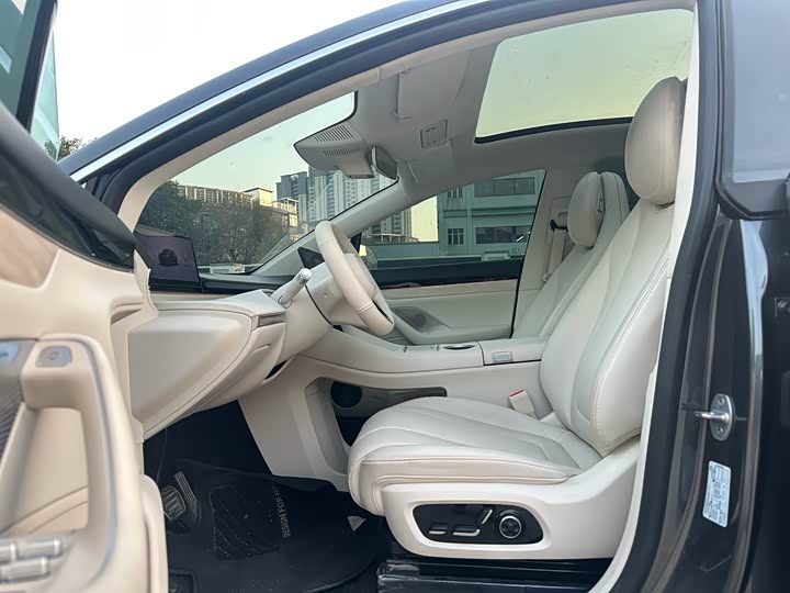 Luxeed R7 2025 2025款 增程 251km Pro