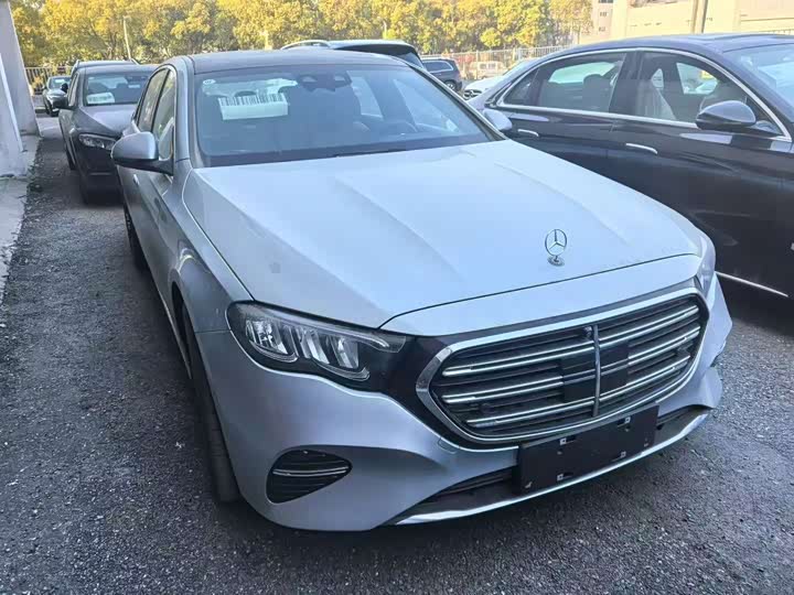 Mercedes-Benz E-Class Hybrid 2024 2024款 E 350 e L 插电式混合动力运动轿车