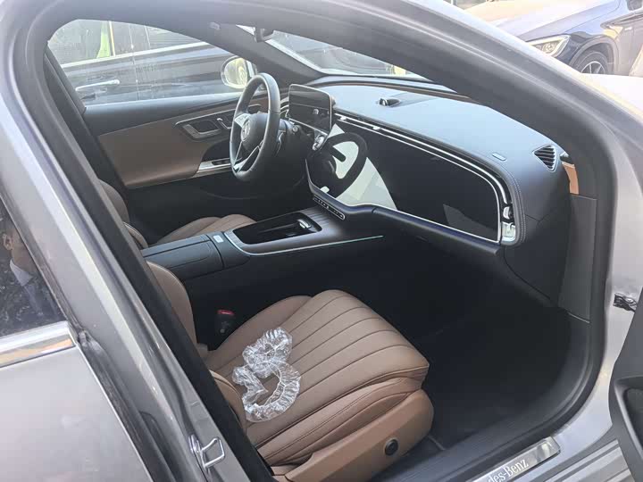 Mercedes-Benz E-Class Hybrid 2024 2024款 E 350 e L 插电式混合动力运动轿车