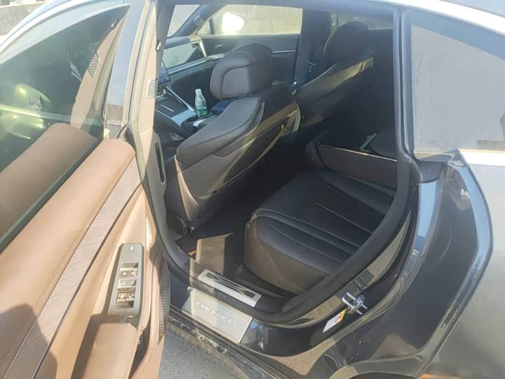 Denza Z9 2024 2024款 1100km 四驱Max版