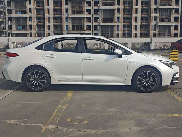 Toyota Levin 2023 2023款 智能电混双擎 1.8L 运动版