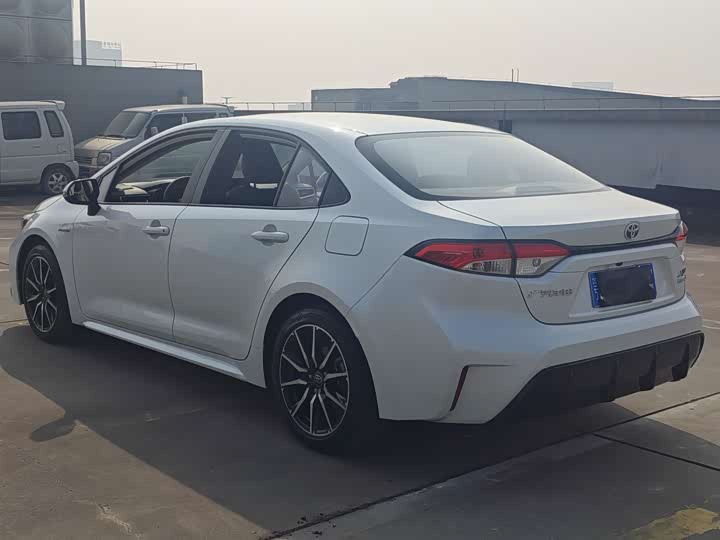 Toyota Levin 2023 2023款 智能电混双擎 1.8L 运动版