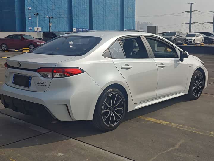 Toyota Levin 2023 2023款 智能电混双擎 1.8L 运动版