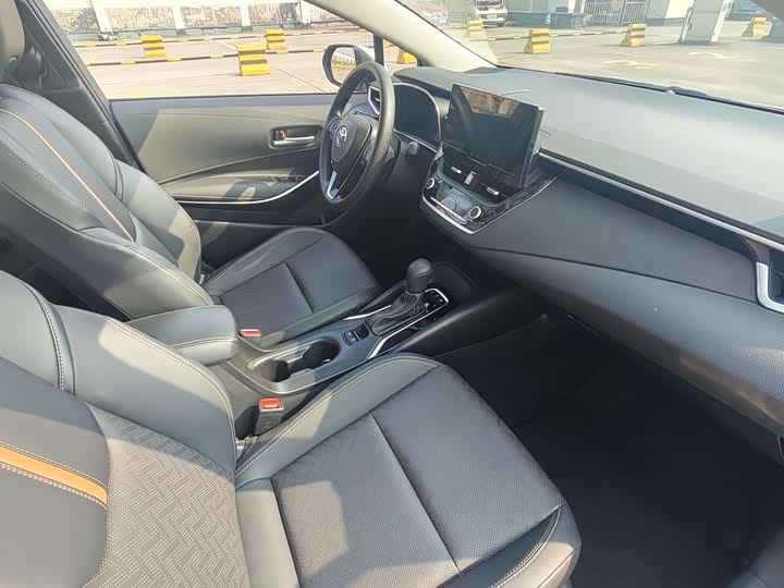 Toyota Levin 2023 2023款 智能电混双擎 1.8L 运动版