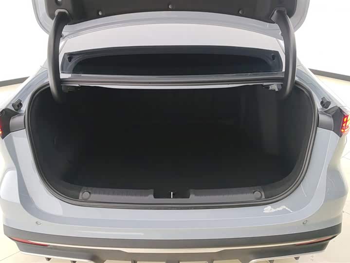 Geely Galaxy L6 2025 2025款 EM-i 140km 探索+版