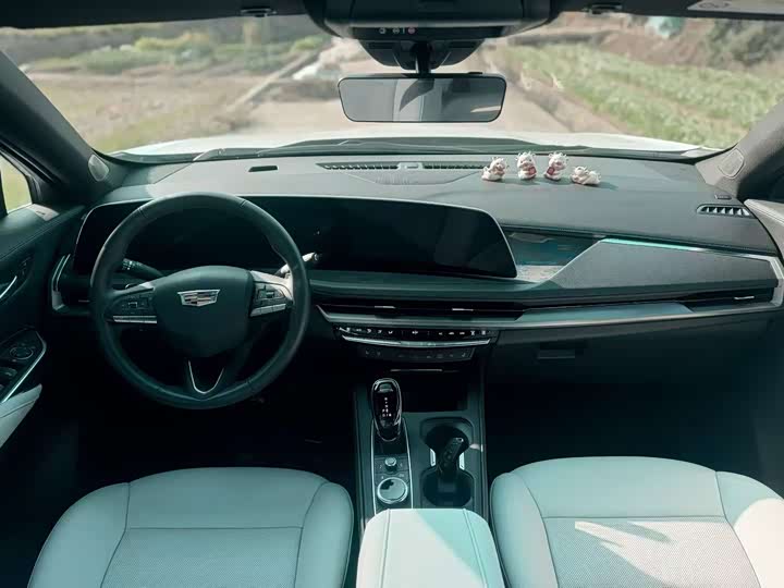 Cadillac XT4 2024 2024款 改款 28T 两驱尊贵型