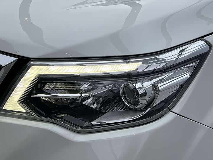 Nissan Terra 2020 2020款 2.5L XV 4WD 自动四驱旗舰版