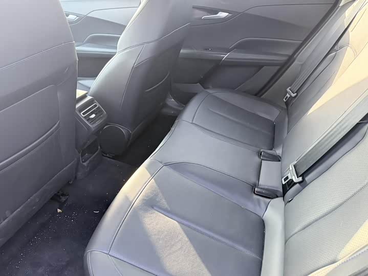 Changan Yida 2023 2023款 蓝鲸NE 1.5T GDI DCT尊贵型