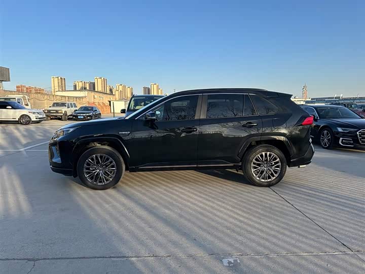 Toyota Wildlander 2024 2024款 双擎 2.5L E-CVT两驱豪华PLUS版