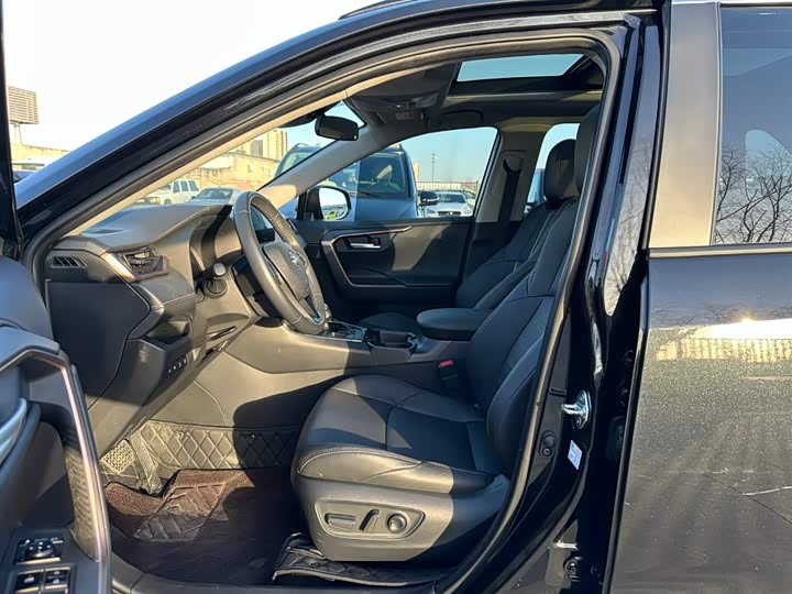 Toyota Wildlander 2024 2024款 双擎 2.5L E-CVT两驱豪华PLUS版