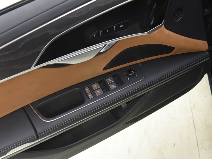 Audi A8 2024 2024款 A8L 50 TFSI quattro 臻选型