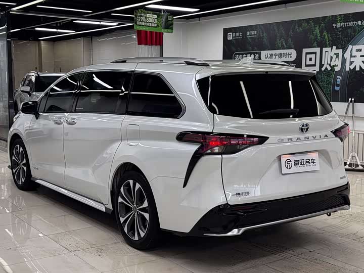 Toyota Granvia 2024 2024款 2.5L混动 尊贵PLUS版