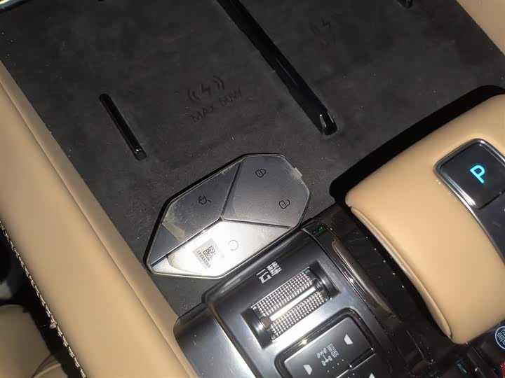 BYD FangChengBao Leopard 8 2025 2025款 智勇旗舰版 7座