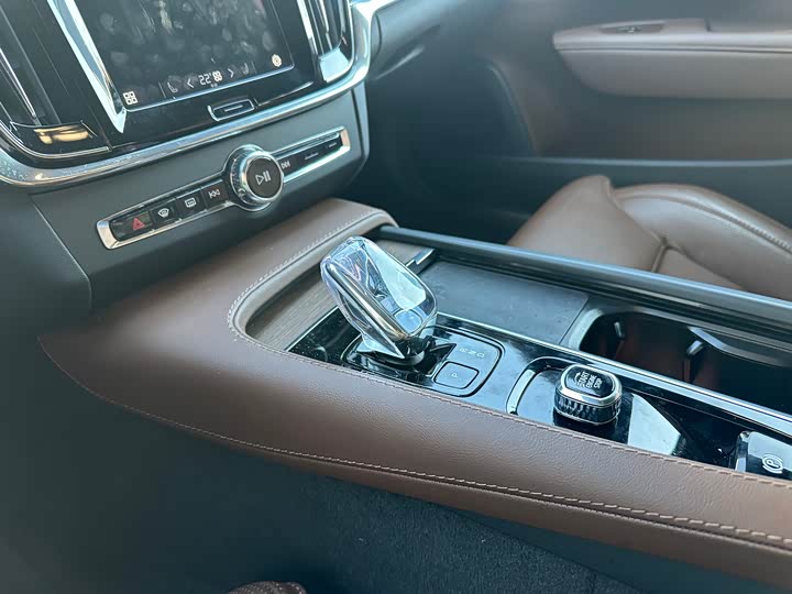 Volvo V90 2024 2024款 Cross Country B5 AWD 智尊版