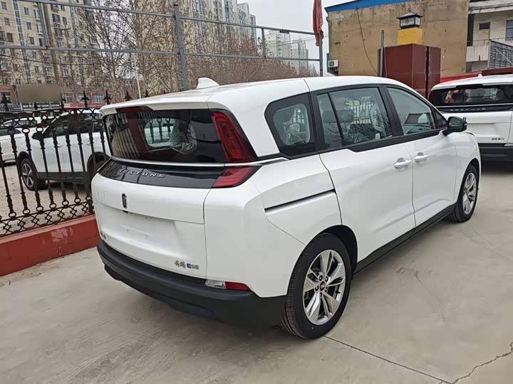 Bestune NAT 2022 2022款 舒享出行版 100kW 425km