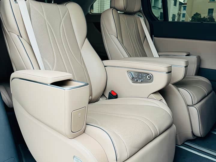 XPeng X9 2025 2025款 纯电 740超长续航 Max