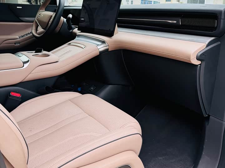 XPeng X9 2025 2025款 纯电 740超长续航 Max