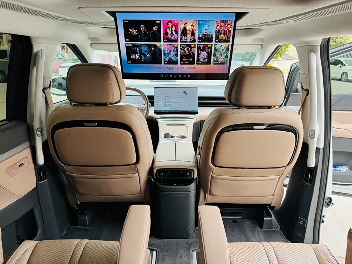 XPeng X9 2025 2025款 纯电 740超长续航 Max