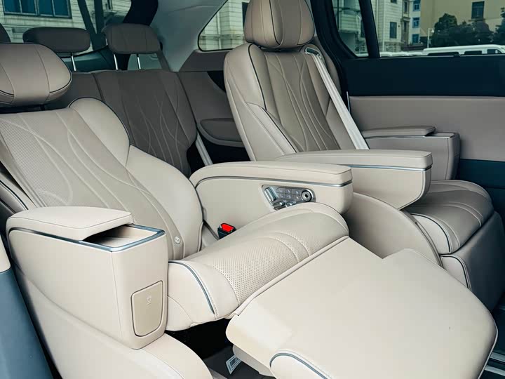 XPeng X9 2025 2025款 纯电 740超长续航 Max