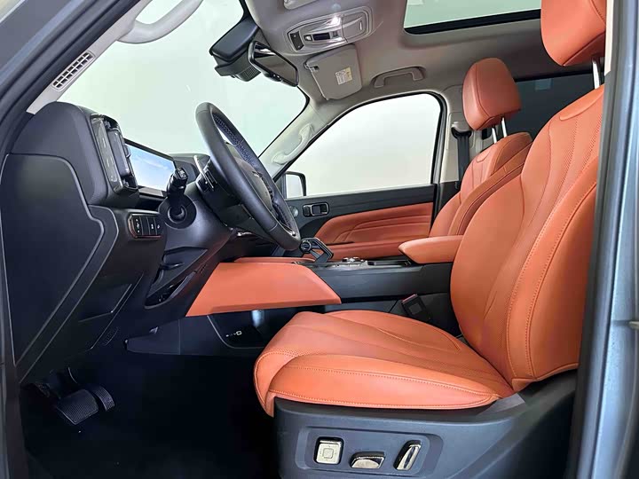 Haval H9 2024 2024款 2.0T 汽油四驱极境版