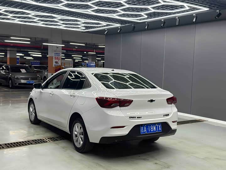 Chevrolet Onix (Cavalier) 2021 2021款 325T 自动欣悦版