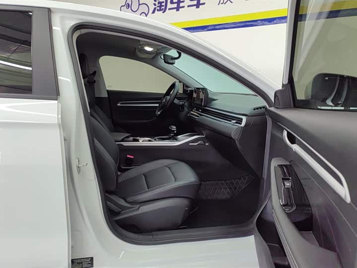 Geely Emgrand 2025 2025款 第4代 1.5L CVT星耀版