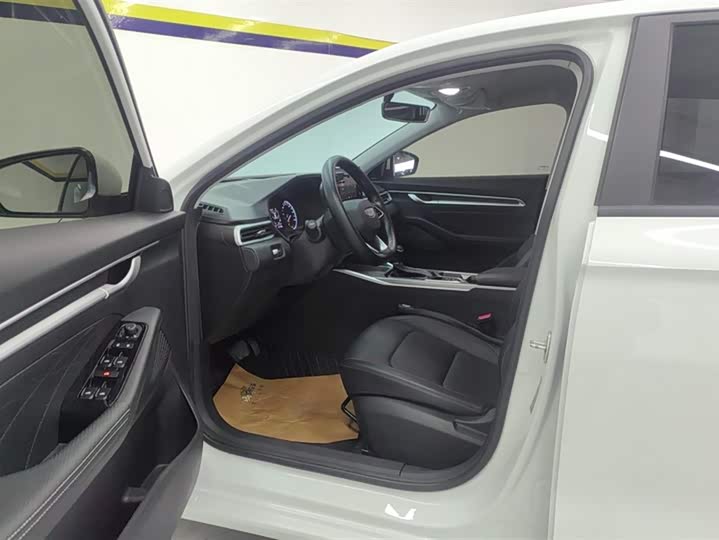 Geely Emgrand 2025 2025款 第4代 1.5L CVT星耀版