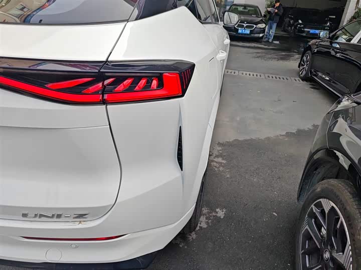 Changan UNI-Z Hybrid 2025 2025款 智慧新蓝鲸 125km 战舰+