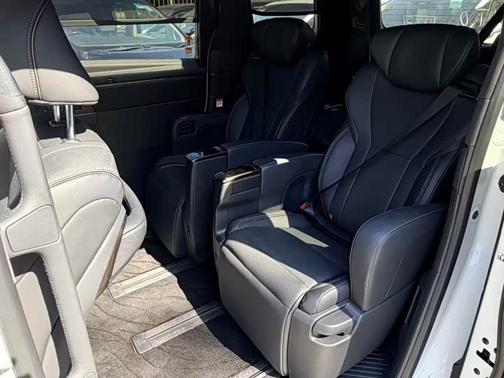 Toyota Alphard 2025 2025款 双擎 2.5L 尊贵黄金版