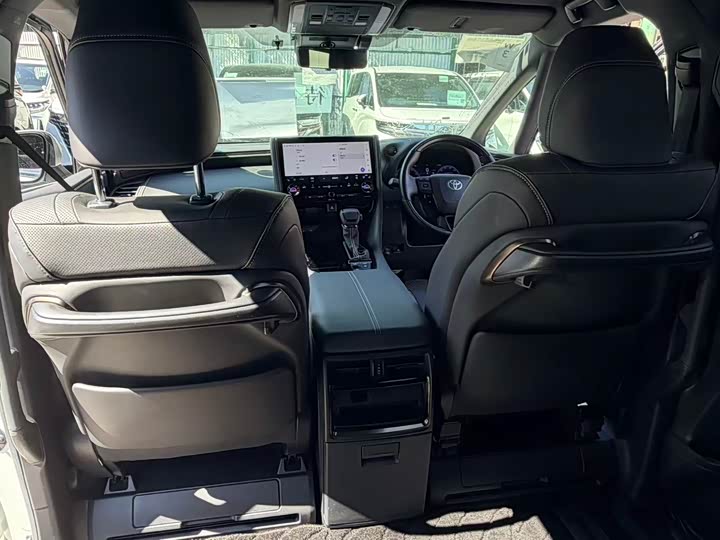 Toyota Alphard 2025 2025款 双擎 2.5L 尊贵黄金版