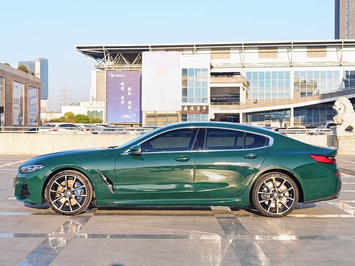 BMW 8 Series 2022 2022款 840i xDrive 四门轿跑车 M运动套装