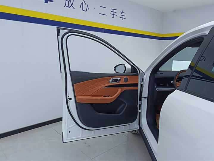 Hozon L 2024 2024款 增程 310 闪充红衣版