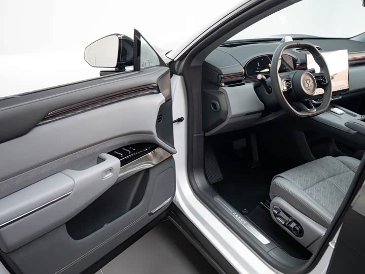 Zeekr 7X 2025 2025款 100kWh 长续航四驱智驾版