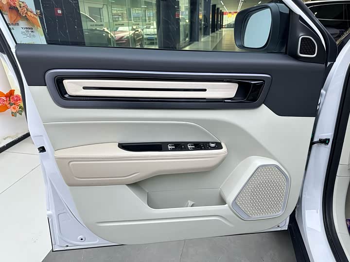 Geely Icon 2023 2023款 1.5TD 巧克力醇臻版