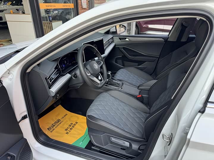 Volkswagen Sagitar L 2025 2025款 300TSI DSG超越版