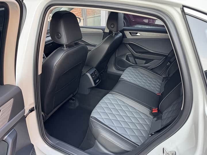 Volkswagen Sagitar L 2025 2025款 300TSI DSG超越版