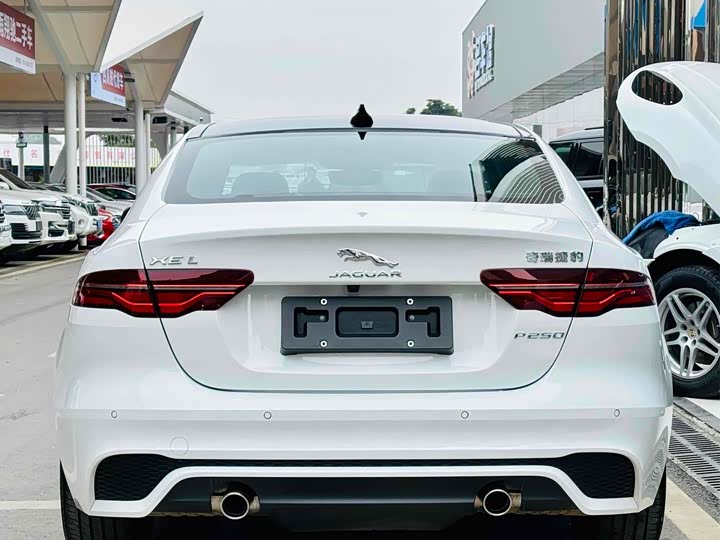 Jaguar XE L 2023 2023款 2.0T 250PS R-DYNAMIC S进取运动版